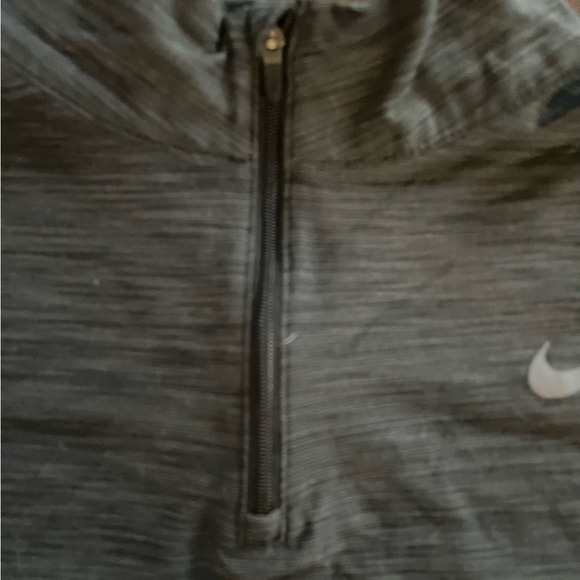 Nike DriFit Running Grey Heather Quarter-Zip Pullover, Medium - Picture 4 of 8